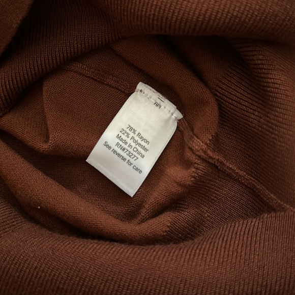 💖Nine West // copper colored crew sweater with white stripe detail at wrists - Picture 3 of 4